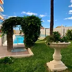 Carihuela Beachfront Penthouse, Unique Views 아파트 *