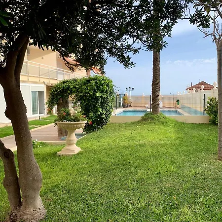 Carihuela Beachfront Penthouse, Unique Views Daire