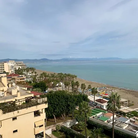Carihuela Beachfront Penthouse, Unique Views Daire
