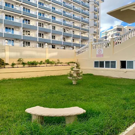 Carihuela Beachfront Penthouse, Unique Views 아파트 *